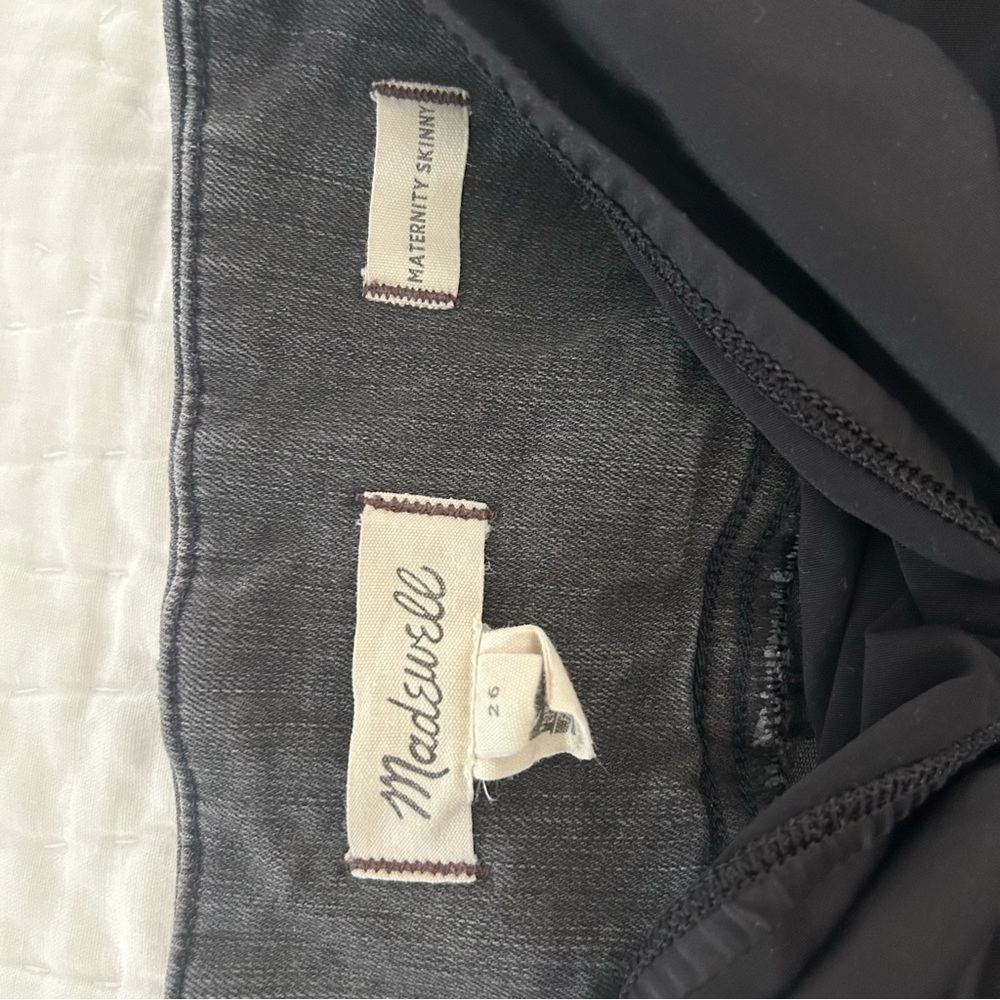 Madewell Maternity Over-the-Belly Skinny Jeans in Black Sea / 26